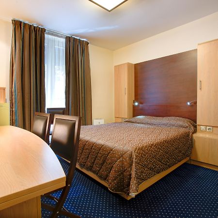 Hotel Terminus Montparnasse Paris Exteriör bild