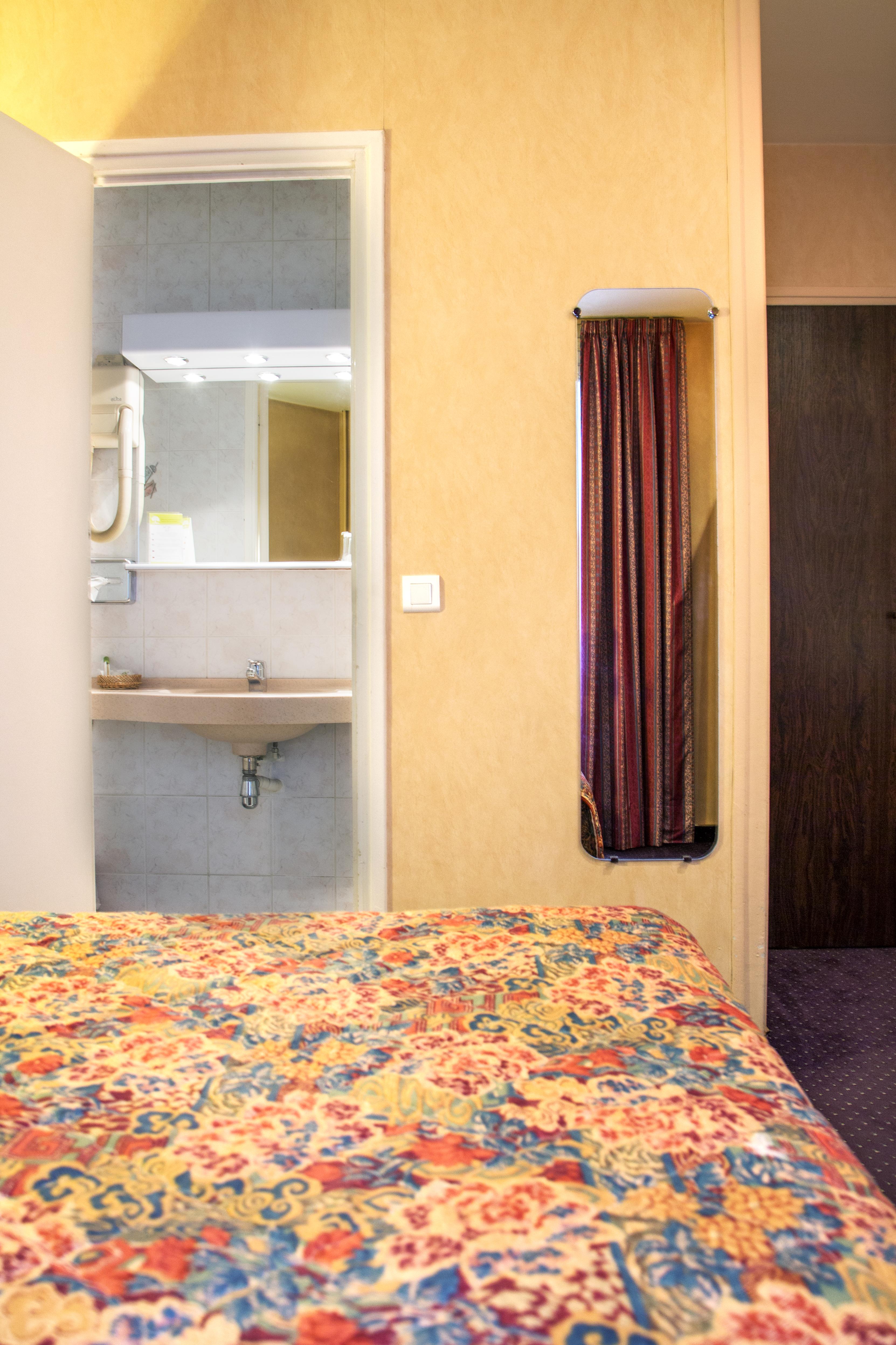 Hotel Terminus Montparnasse Paris Exteriör bild