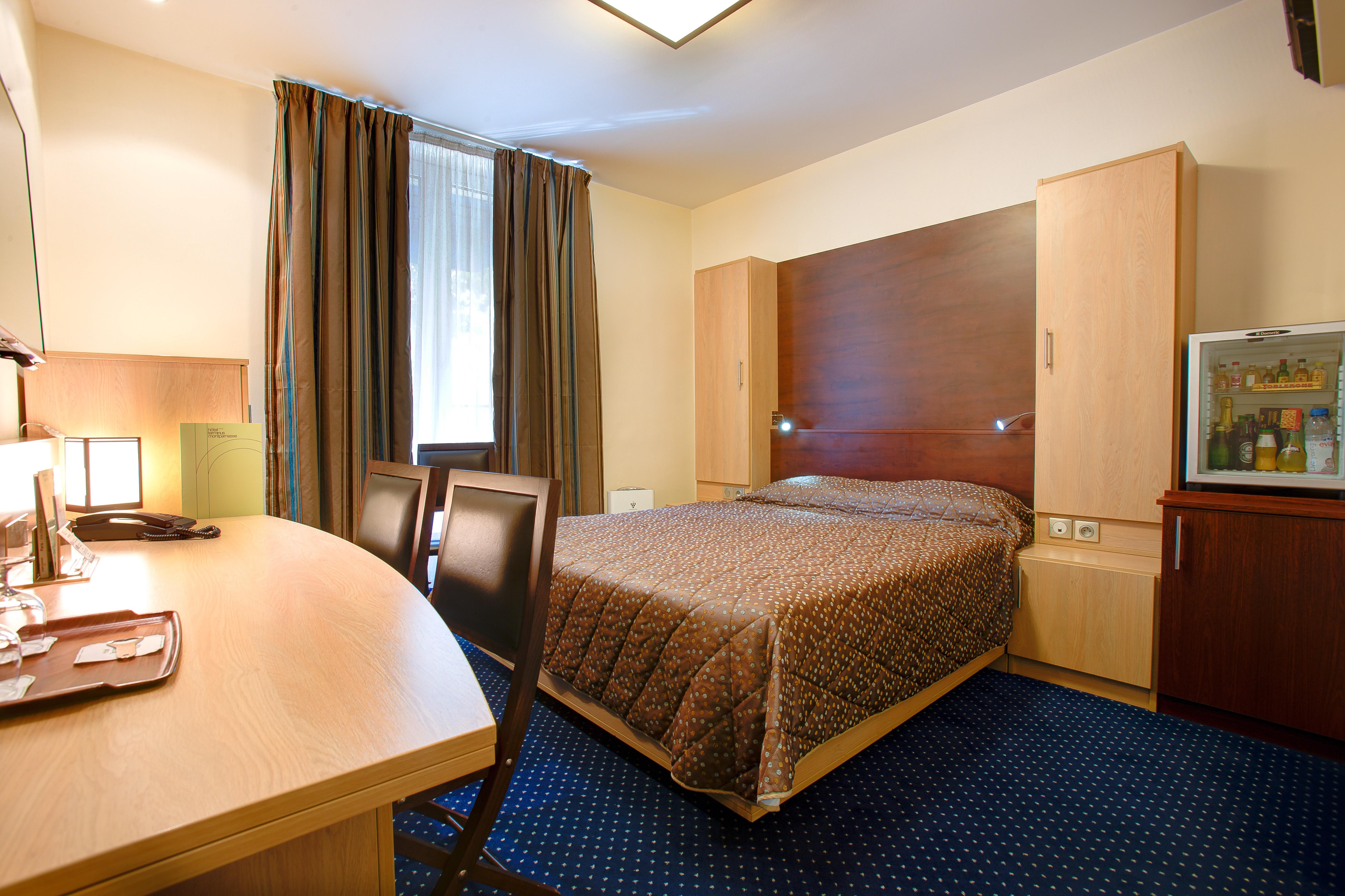 Hotel Terminus Montparnasse Paris Exteriör bild