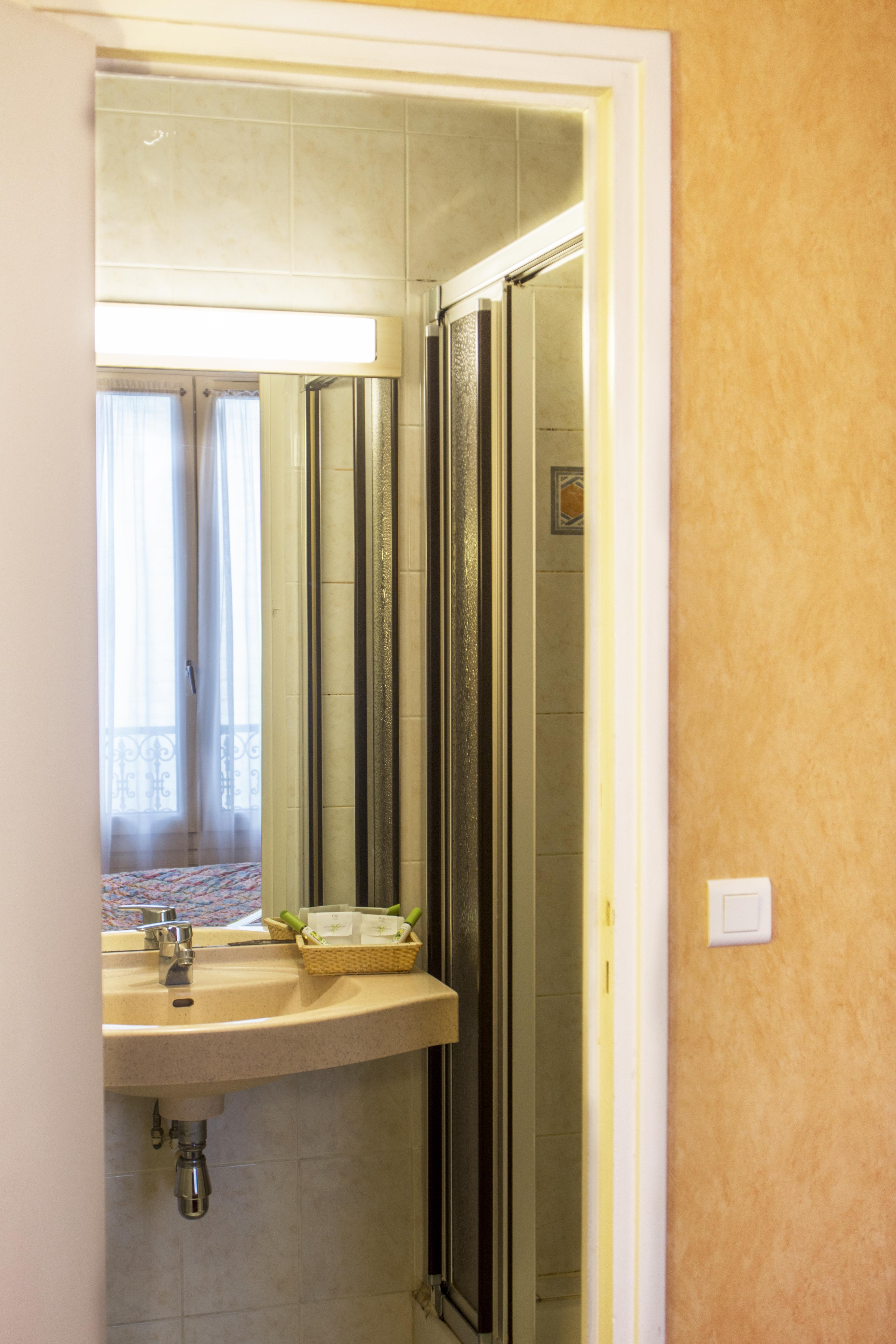 Hotel Terminus Montparnasse Paris Exteriör bild