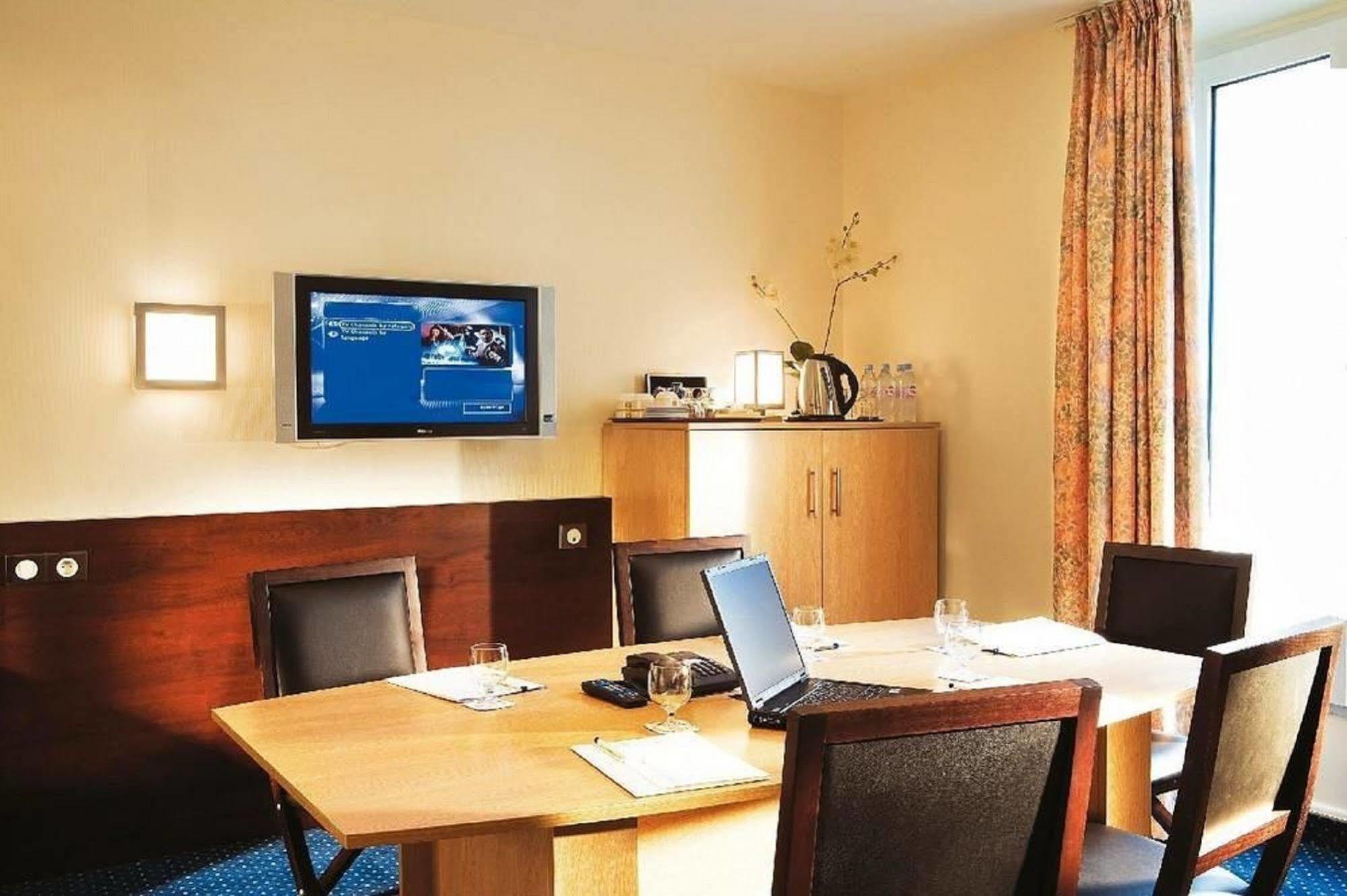 Hotel Terminus Montparnasse Paris Exteriör bild
